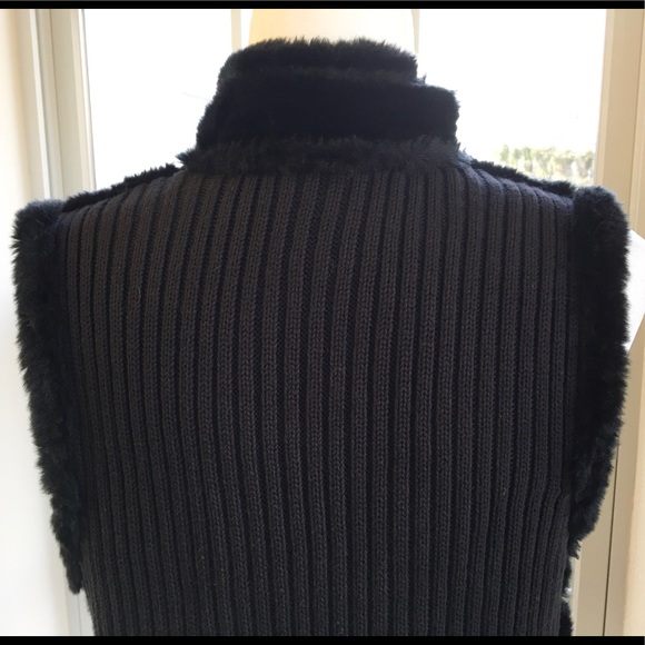 Cozy The Limited faux fur & suede reversible vest! - Picture 9 of 11